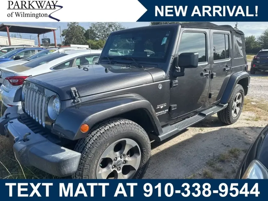 2017 Jeep Wrangler Unlimited Sahara photo 1