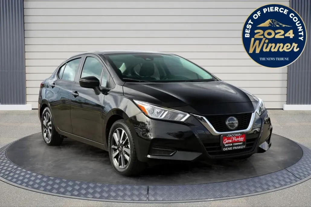 2021 Nissan Versa SV photo 1