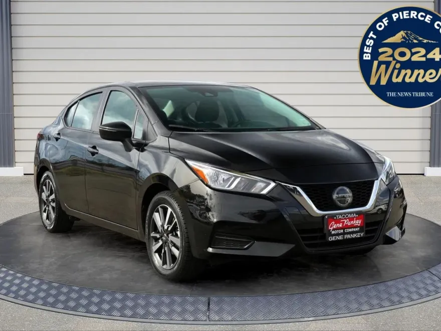 2021 Nissan Versa SV photo 1