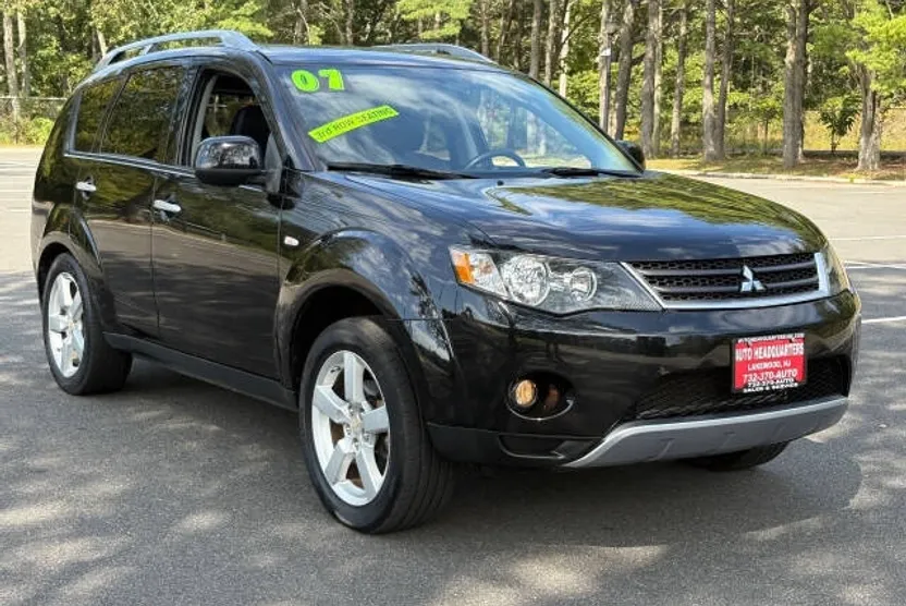 2007 Mitsubishi Outlander XLS photo 1