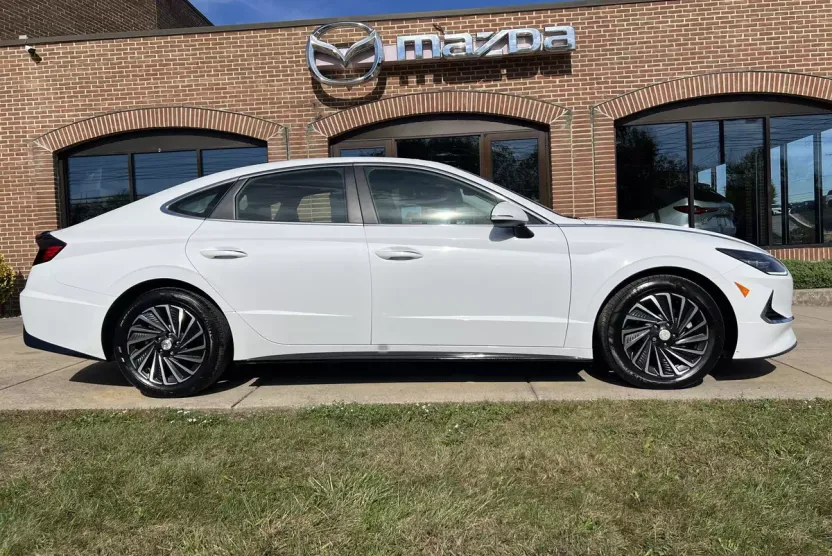 2023 Hyundai Sonata Hybrid SEL photo 1