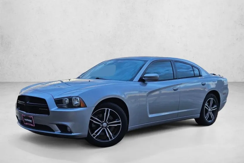 2014 Dodge Charger SXT photo 1