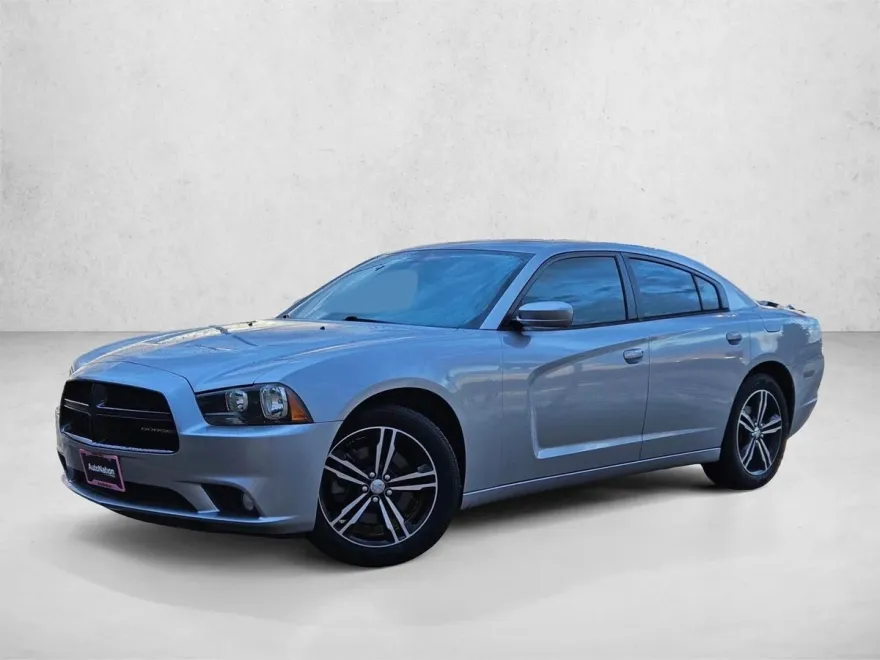 2014 Dodge Charger SXT photo 1