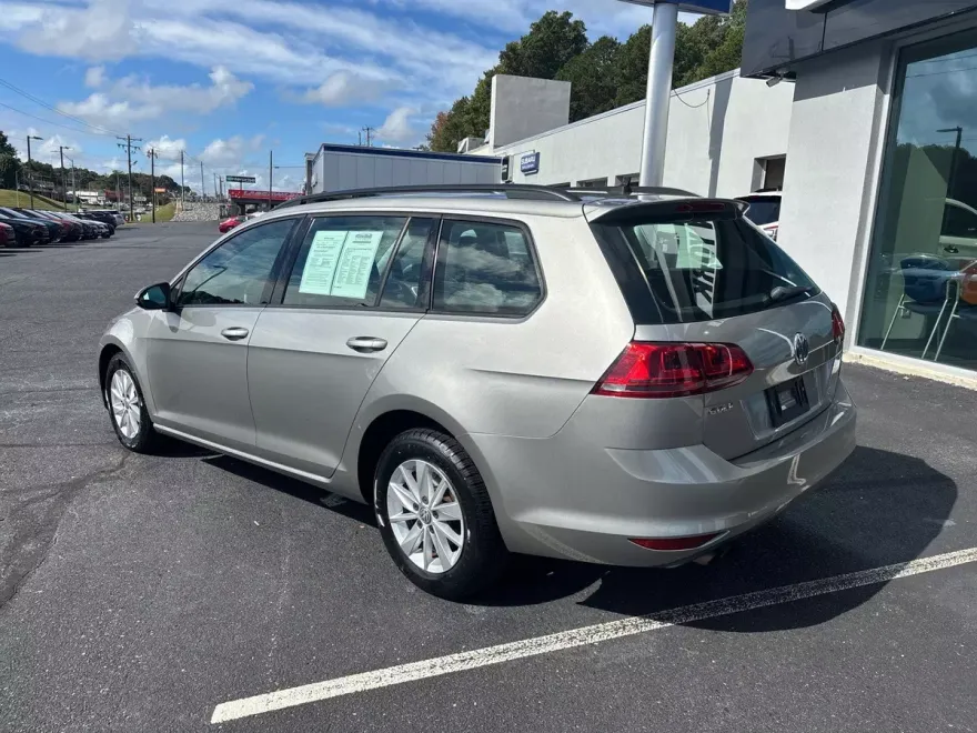 2015 Volkswagen Golf SportWagen TSI SE photo 1