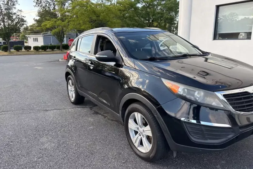 2011 Kia Sportage LX photo 1