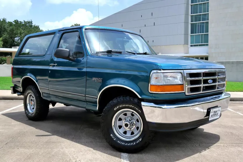 1996 Ford Bronco photo 1