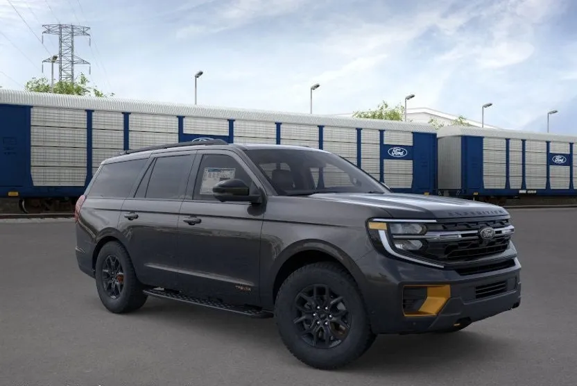 2025 Ford Expedition photo 1