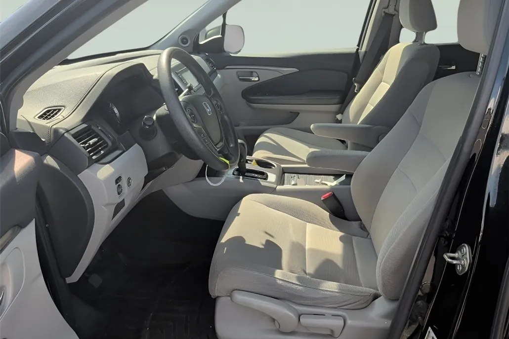 2016 Honda Pilot LX photo 1
