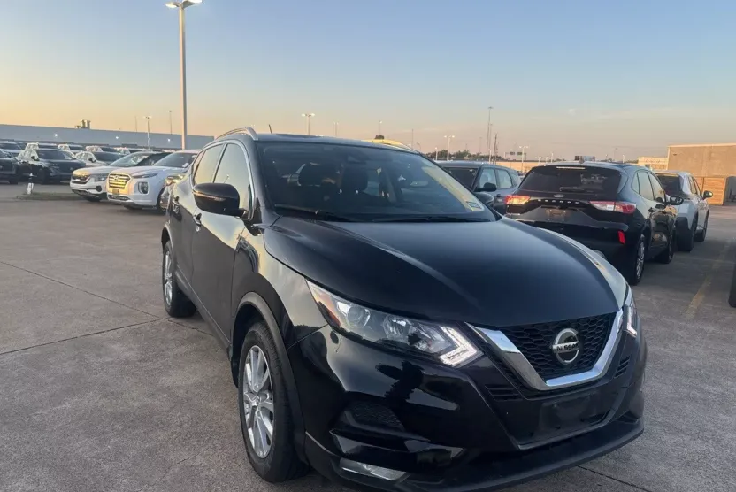 2022 Nissan Rogue Sport SV photo 1