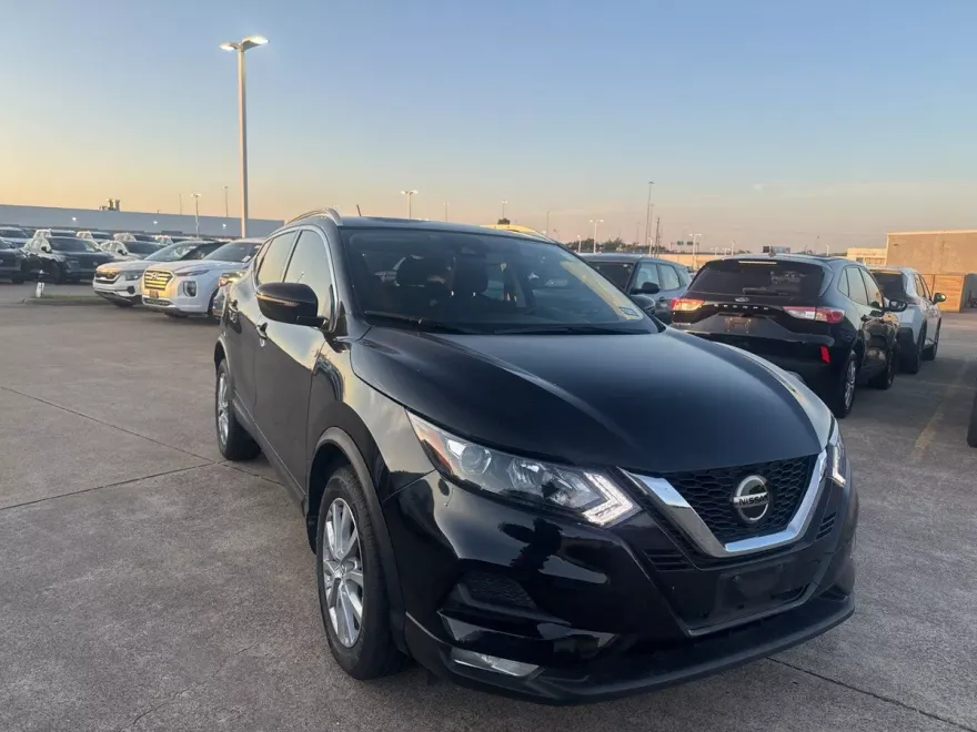 2022 Nissan Rogue Sport SV photo 1