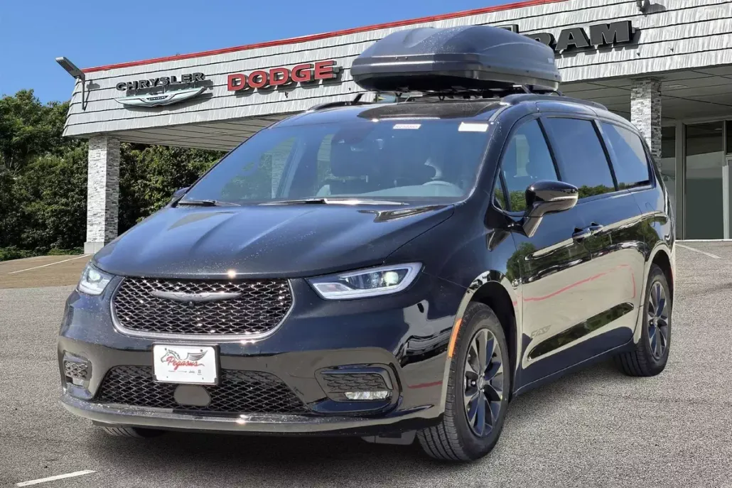 2025 Chrysler Pacifica photo 1