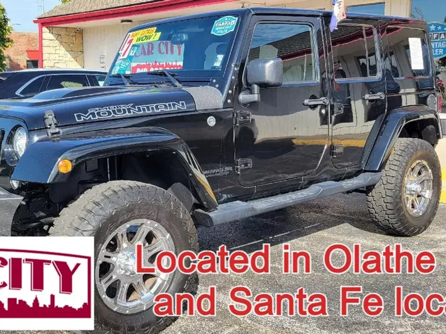 2017 Jeep Wrangler Unlimited Smoky Mountain photo 1