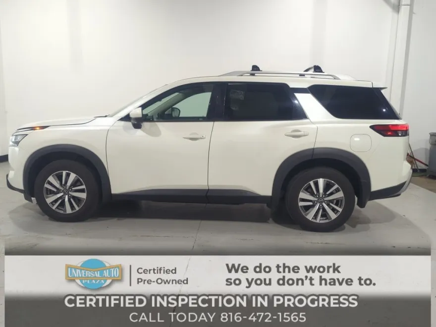 2022 Nissan Pathfinder SL photo 1