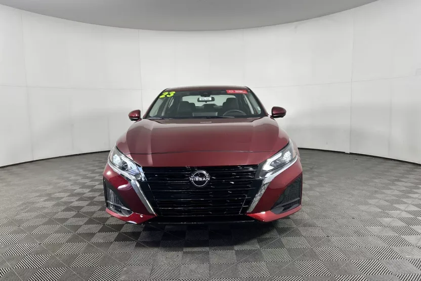 2023 Nissan Altima 2.5 SL photo 1