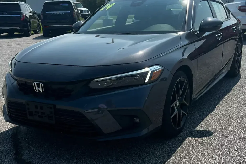 2024 Honda Civic Hatchback Sport Touring photo 1