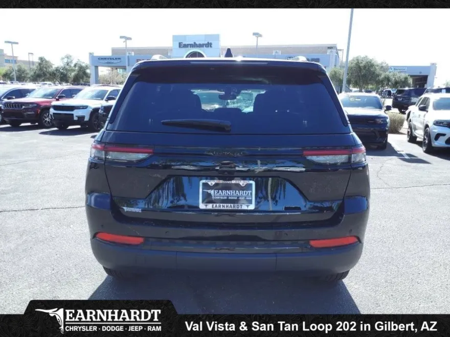 2025 Jeep Grand Cherokee Laredo Altitude photo 1