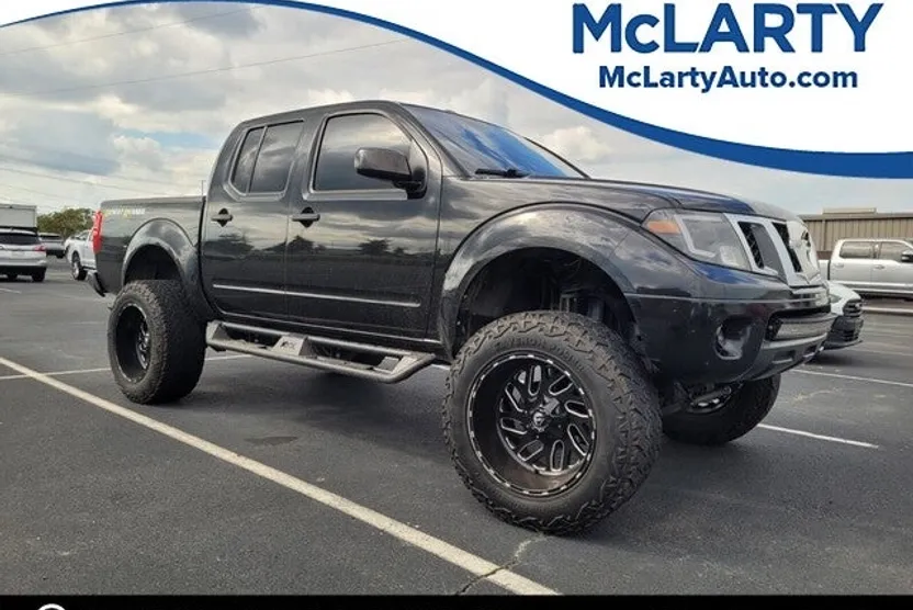 2018 Nissan Frontier Desert Runner photo 1
