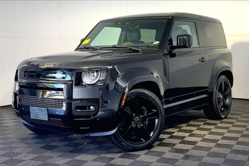 2023 Land Rover Defender V8 photo 1