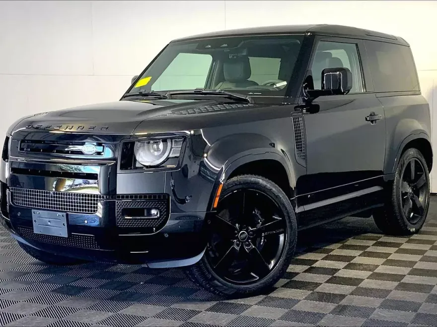 2023 Land Rover Defender V8 photo 1