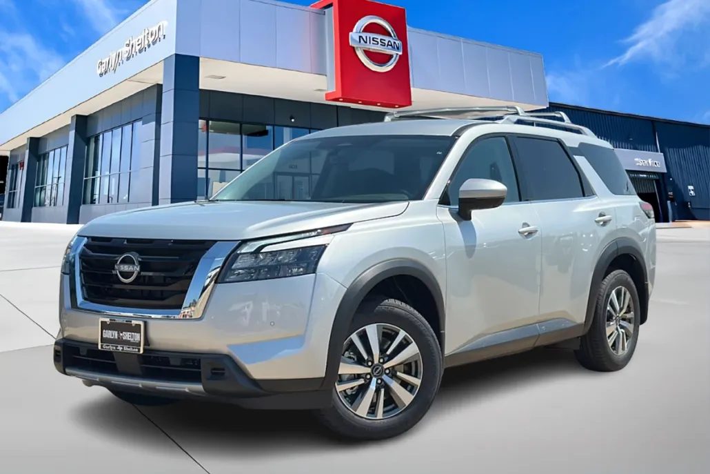 2025 Nissan Pathfinder SL photo 1
