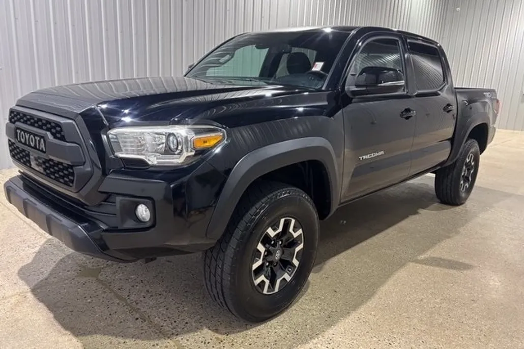 2019 Toyota Tacoma TRD Off-Road photo 1