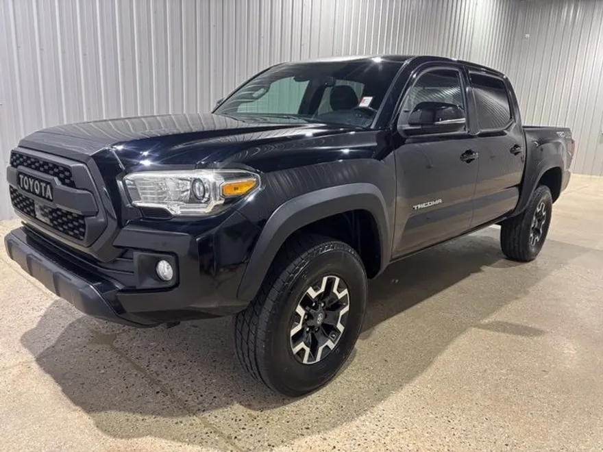 2019 Toyota Tacoma TRD Off-Road photo 1