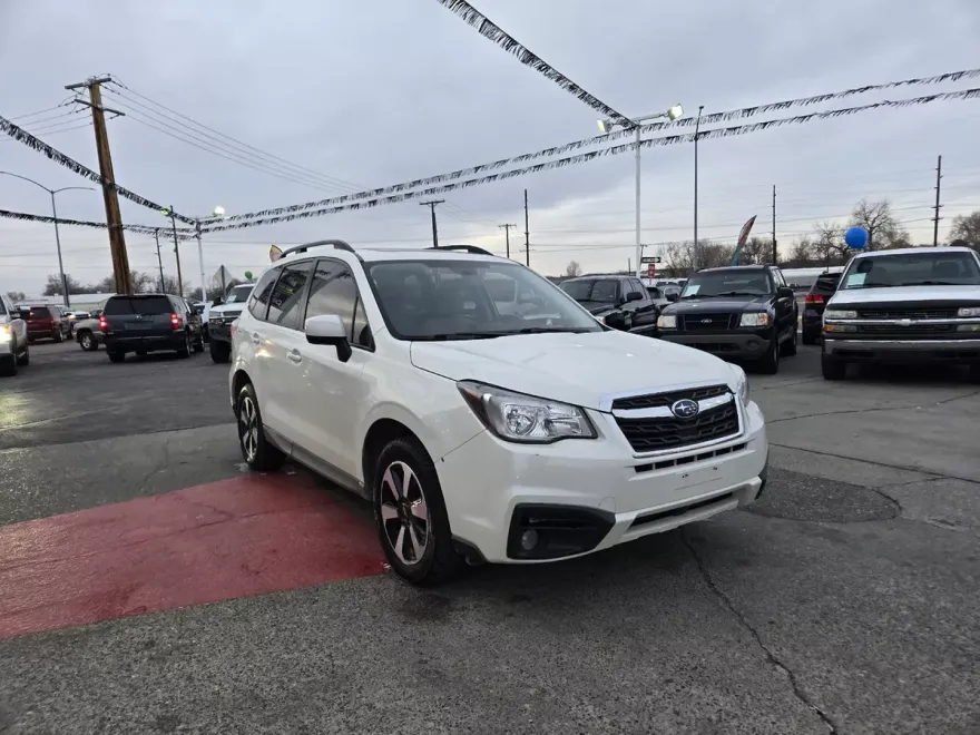 2018 Subaru Forester 2.5i Premium photo 1