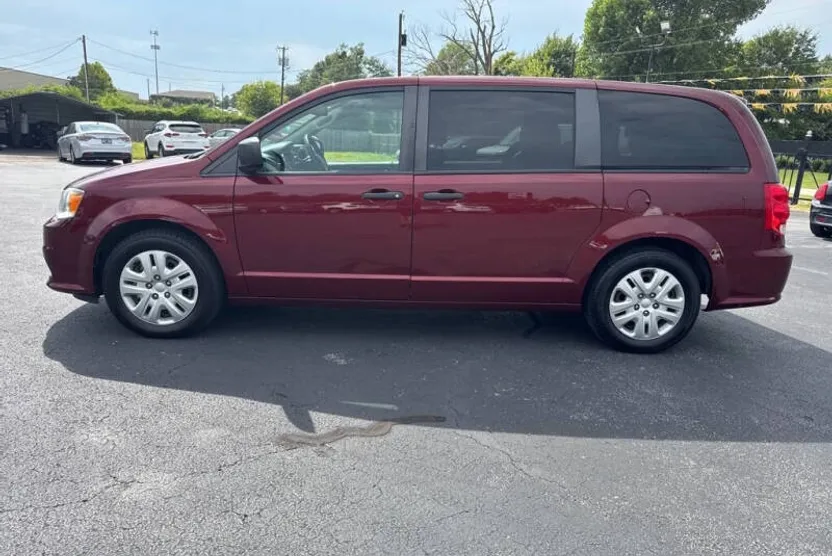 2020 Dodge Grand Caravan SE photo 1