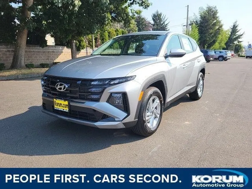2025 Hyundai Tucson SE photo 1
