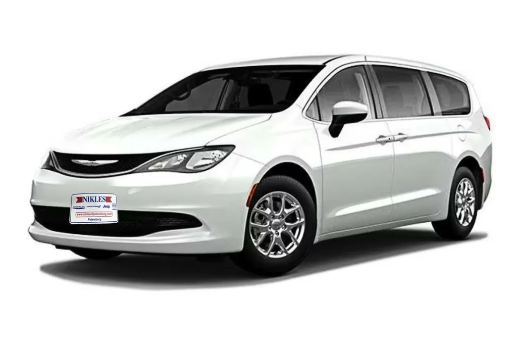 2023 Chrysler Voyager LX photo 1