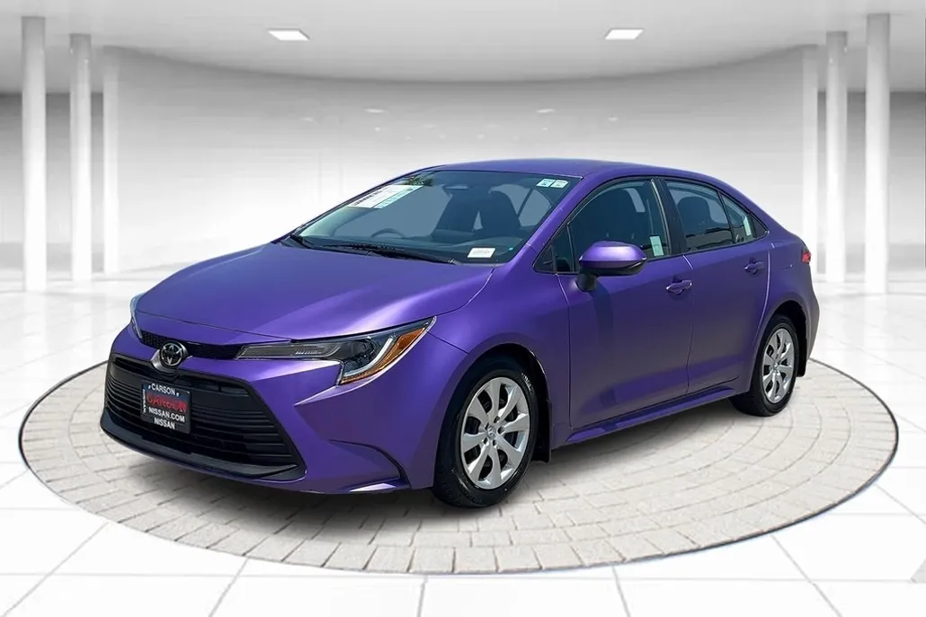 2024 Toyota Corolla LE photo 1