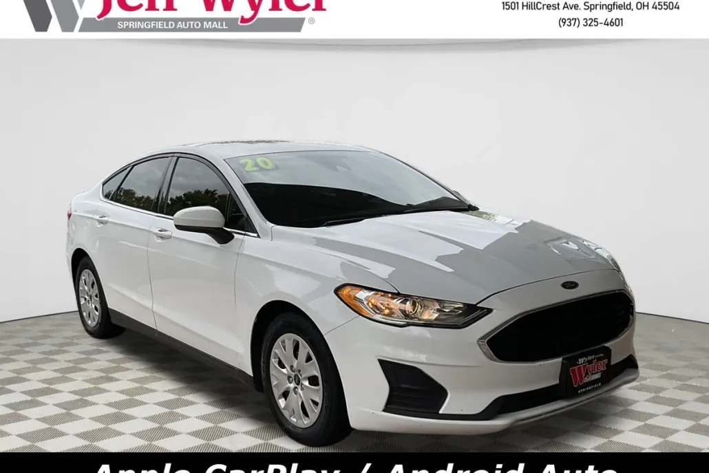 2020 Ford Fusion S photo 1