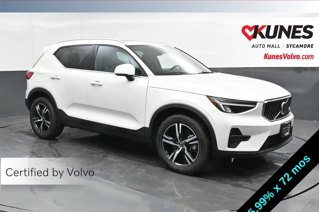 2025 Volvo XC40 Core photo 1