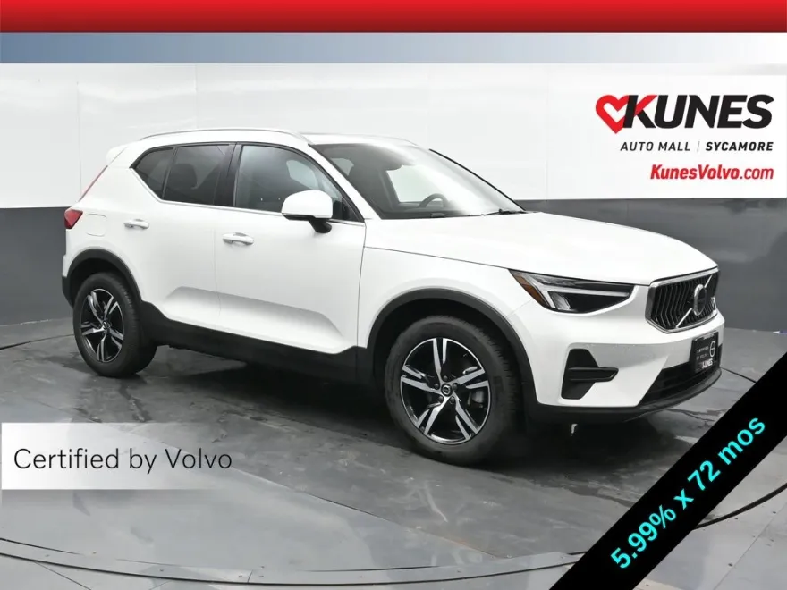 2025 Volvo XC40 Core photo 1