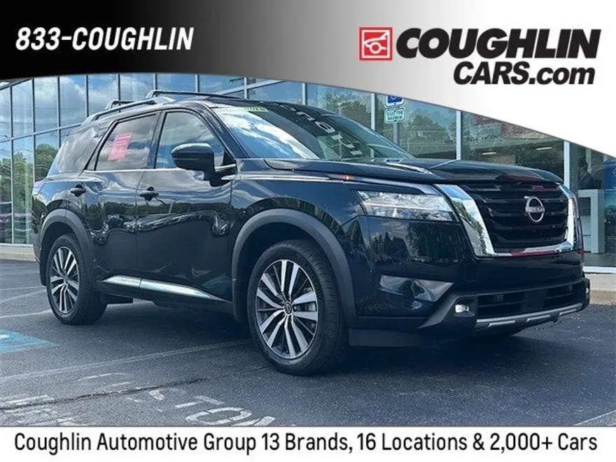 2022 Nissan Pathfinder Platinum photo 1