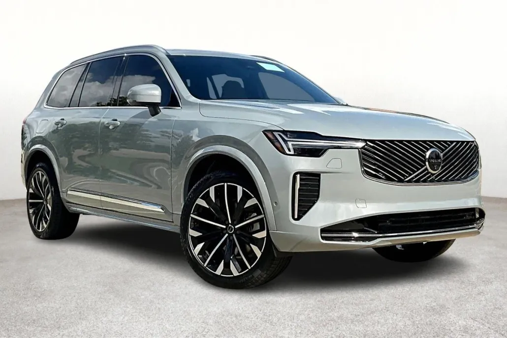 2026 Volvo XC90 Plus photo 1