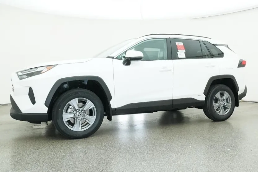 2025 Toyota RAV4 Hybrid XLE photo 1