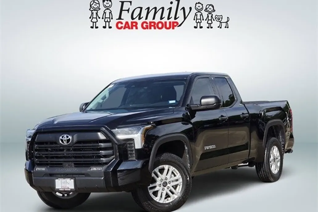 2023 Toyota Tundra SR5 photo 1