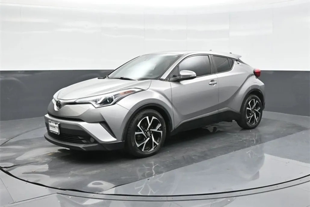 2018 Toyota C-HR XLE Premium photo 1