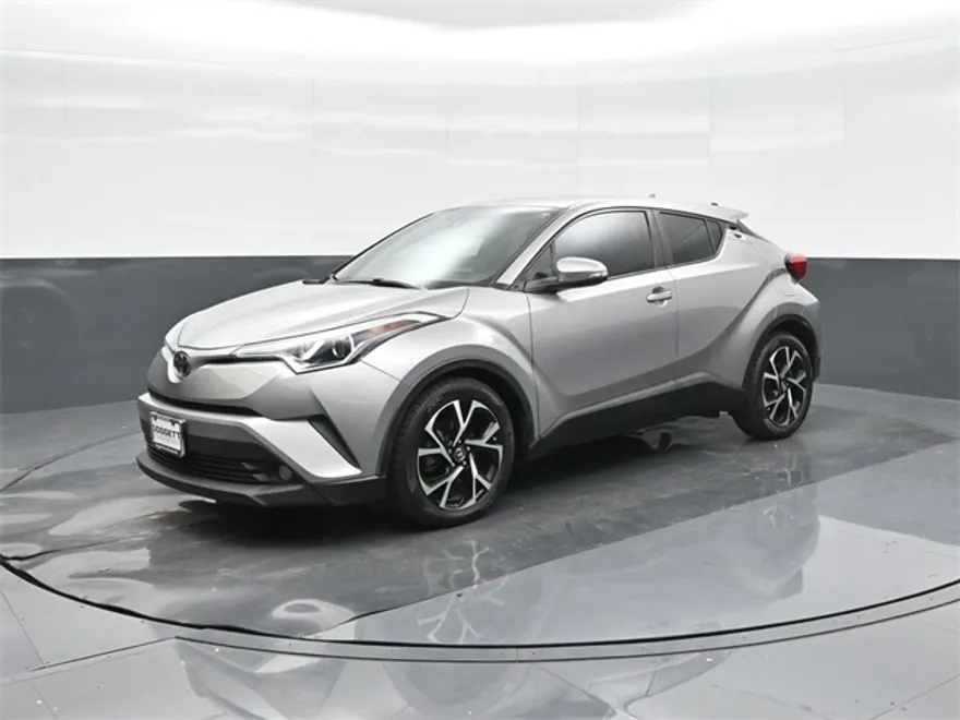 2018 Toyota C-HR XLE Premium photo 1