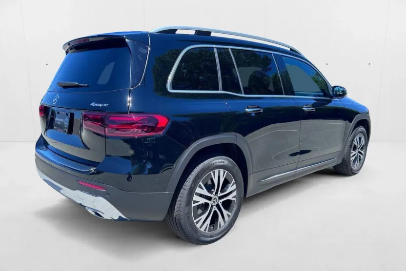 2025 Mercedes Benz GLB 250 4MATIC photo 1