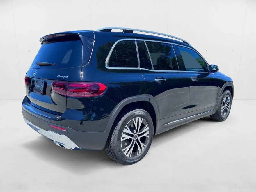 2025 Mercedes Benz GLB 250 4MATIC photo 1