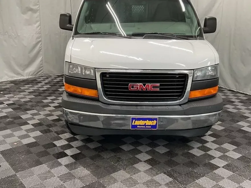 2017 Gmc Savana 2500 Cargo photo 1