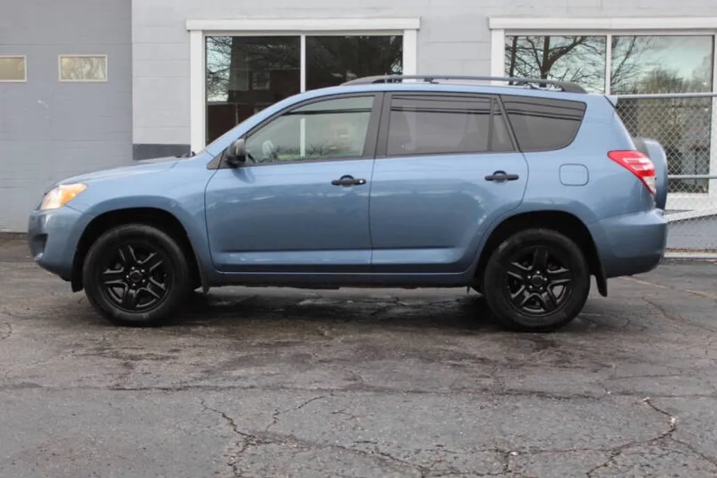 2010 Toyota RAV4 Base photo 1