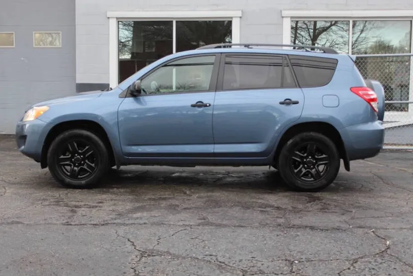 2010 Toyota RAV4 Base photo 1