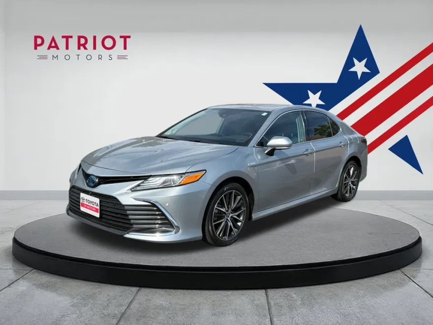 2021 Toyota Camry Hybrid XLE photo 1
