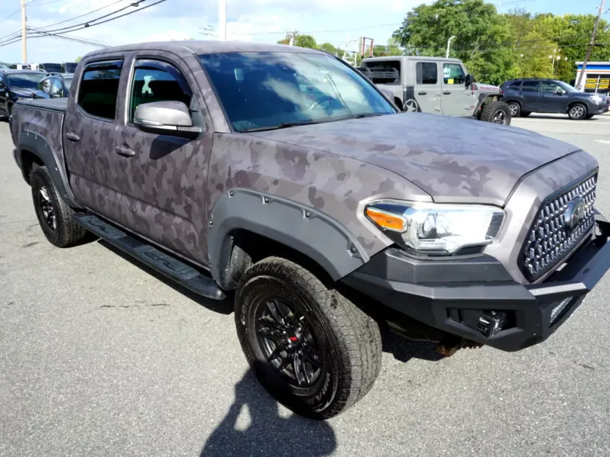 2018 Toyota Tacoma TRD Double Cab 4x4 V6 photo 1