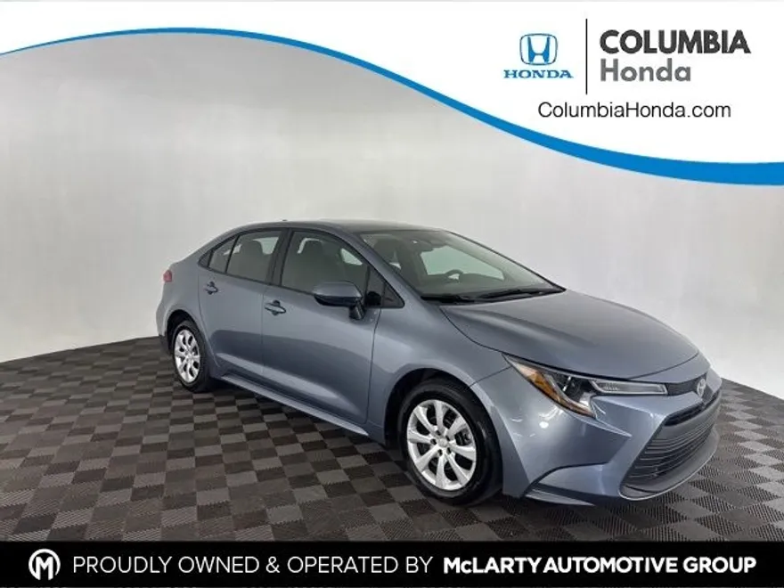 2024 Toyota Corolla LE photo 1