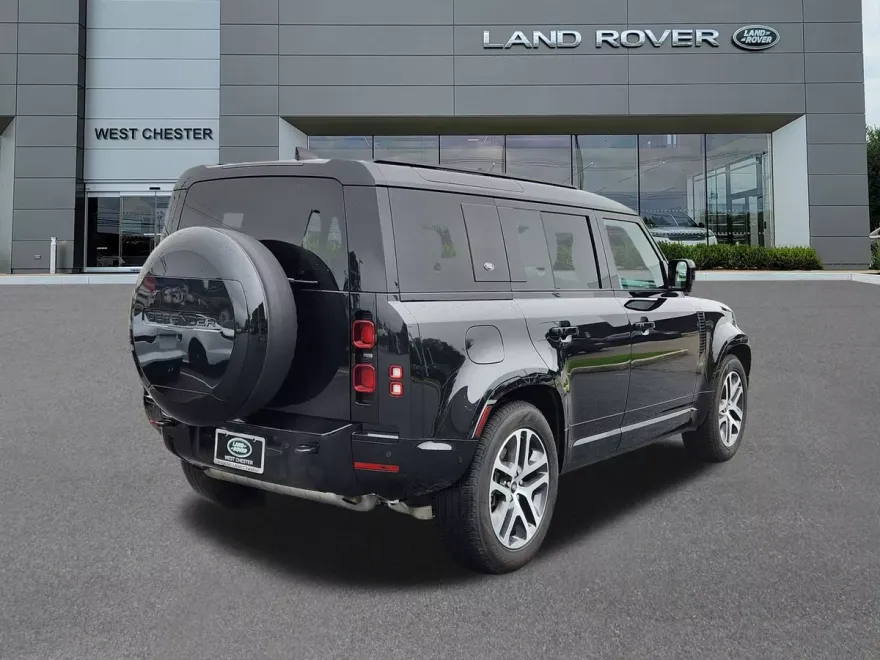 2024 Land Rover Defender 110 X-Dynamic SE photo 4