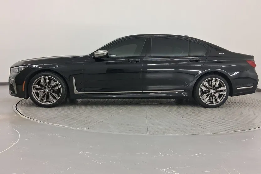 2022 Bmw M760i xDrive photo 1